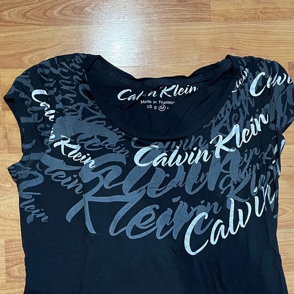 Calvin Klein Graphic T-Shirt - Picture 2 of 2